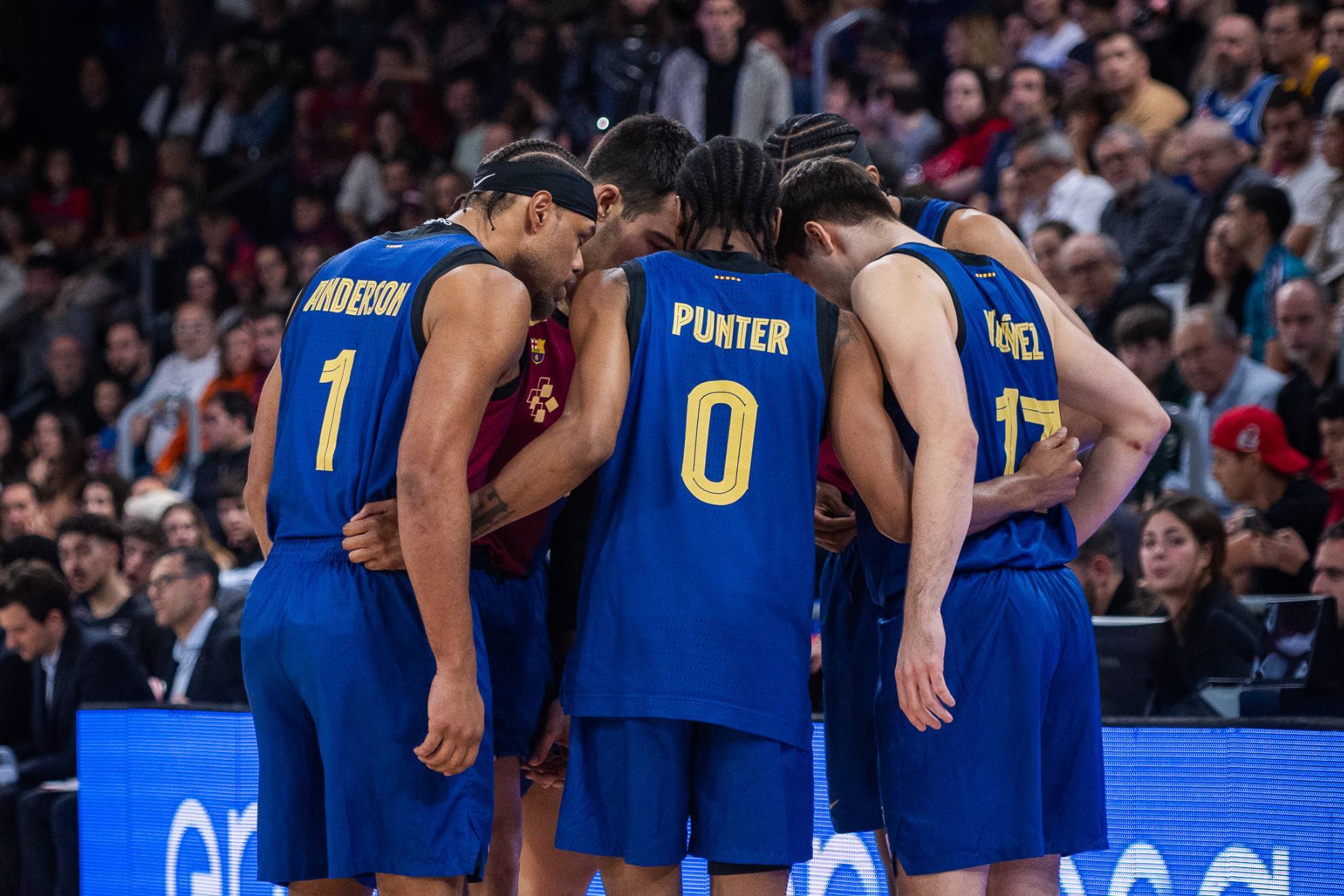 通过这些案 通过这些案