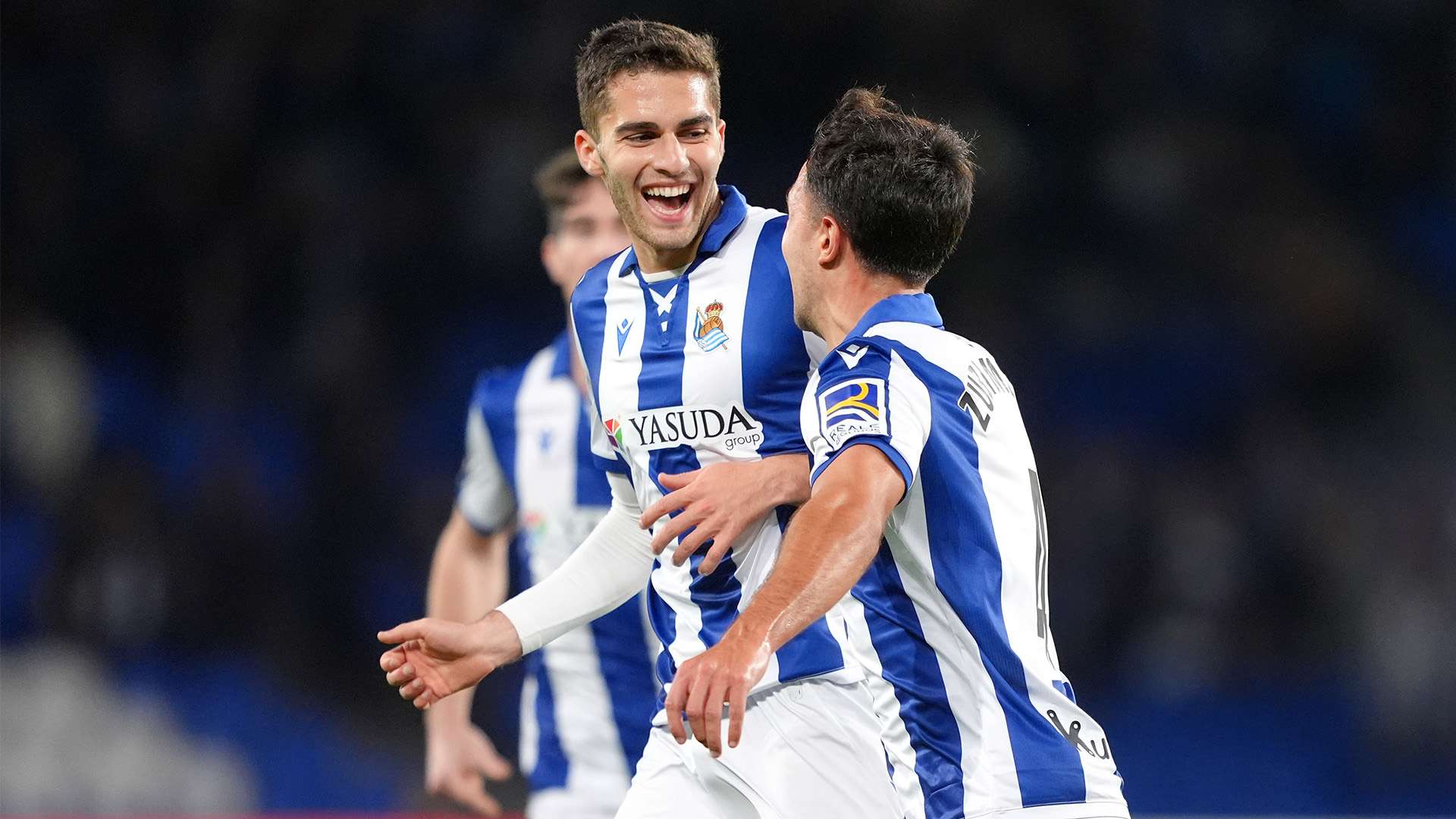 随着中国足 随着中国足